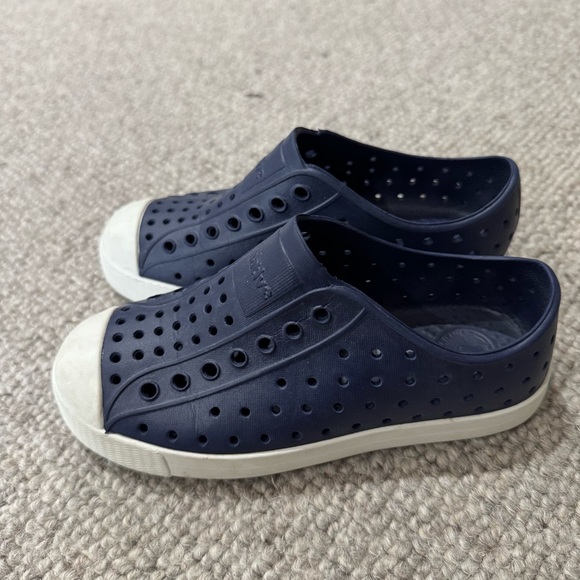 Native Jefferson Shoes Size C13 in Regatta Blue - Picture 4 of 5